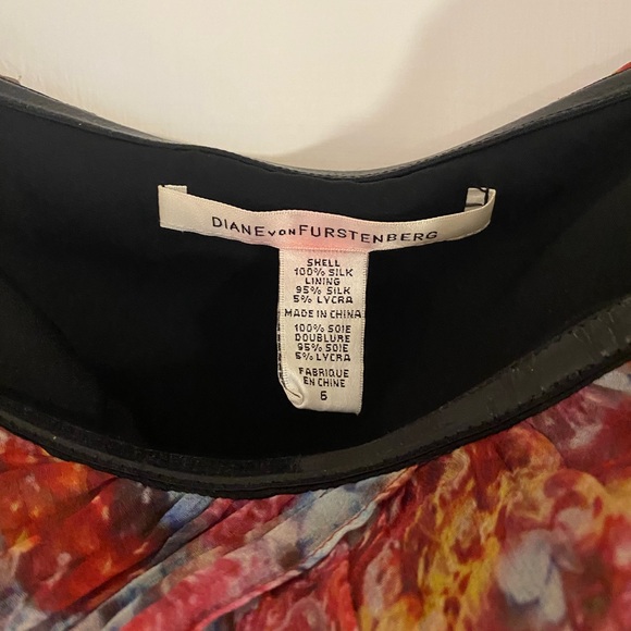 Diane Von Frustenberg size 6 multi color strapless cocktail dress. - Picture 3 of 4